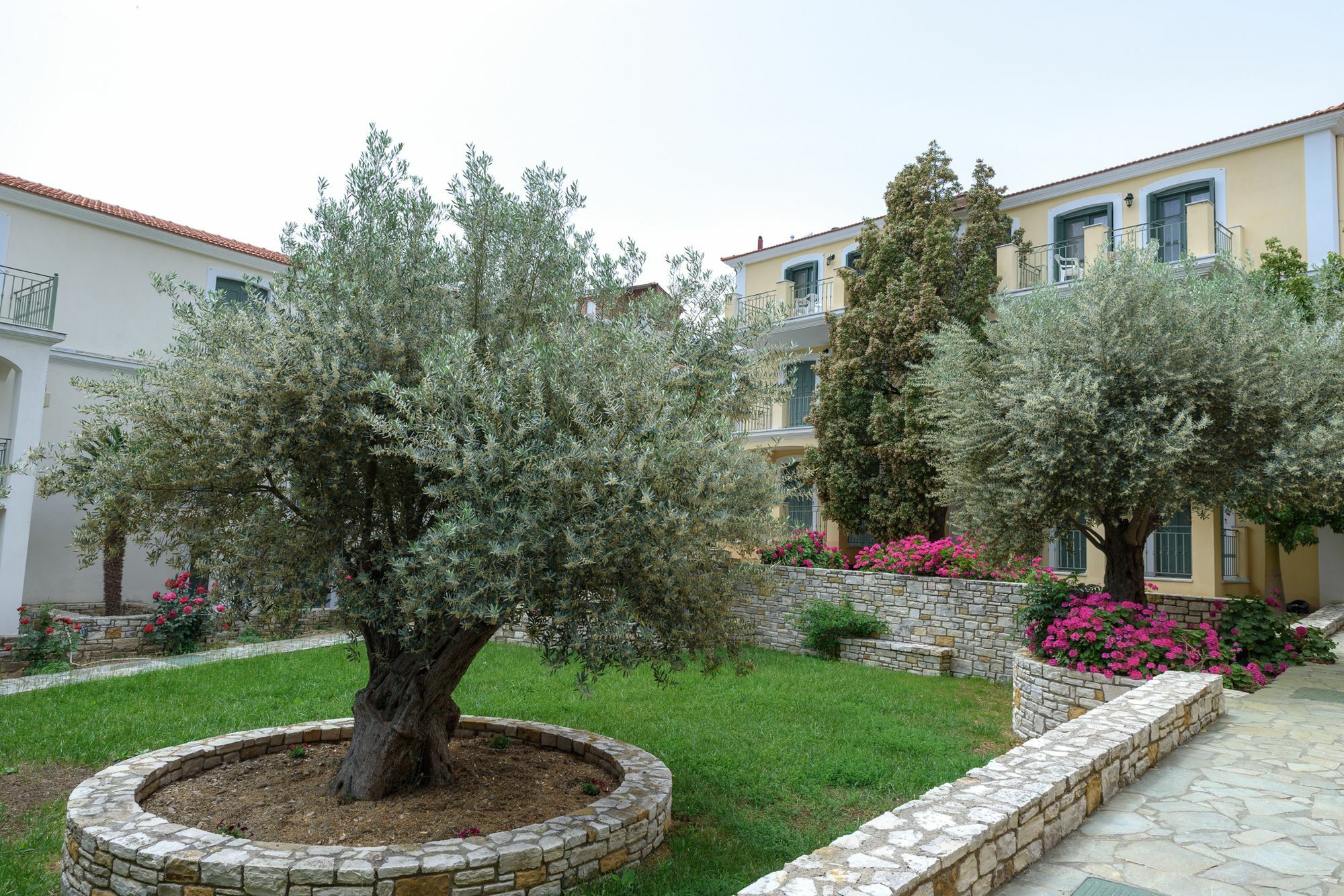 Kyveli Hotel Apartments Vrontados Exterior photo