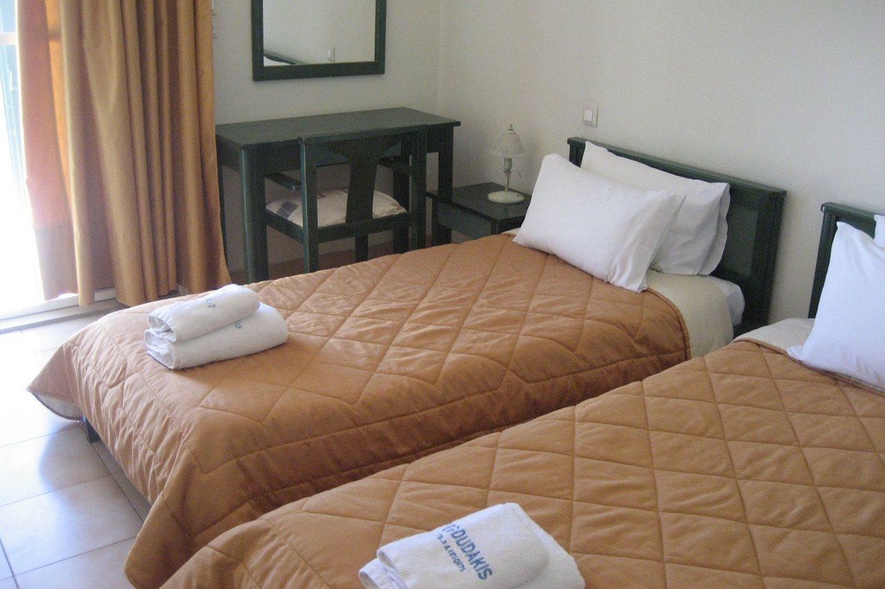 Kyveli Hotel Apartments Vrontados Exterior photo